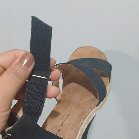 Women's Black Wedge Sandals, Gentle Used, Excellent Conditions, Sz 9 - Picture 8 of 9